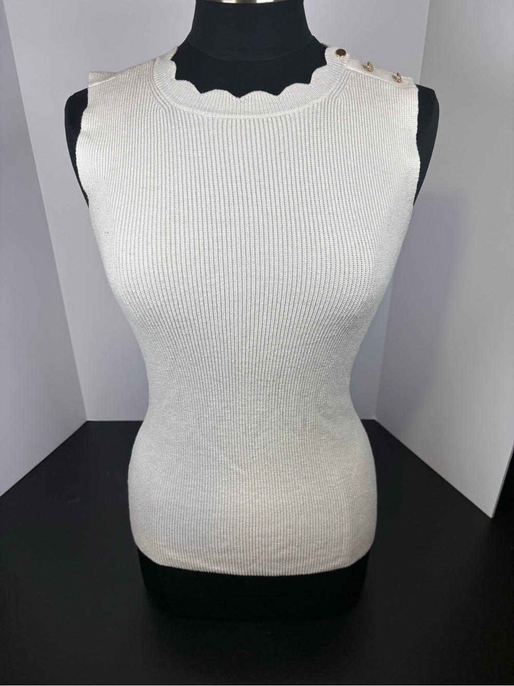 Ann Taylor Cream Scalloped Neck Ribbed Tank with Shoulder Buttons